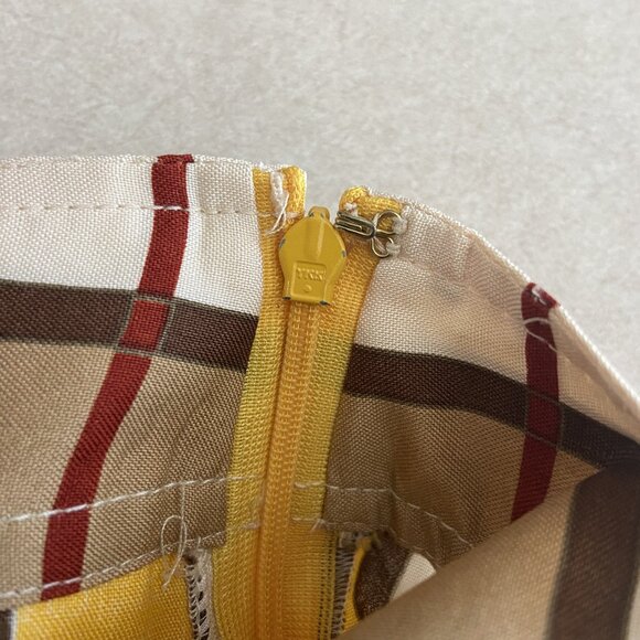 Marc by Marc Jacobs Pleated Skirt ASO Taylor in High School Musical 3 - Picture 6 of 11